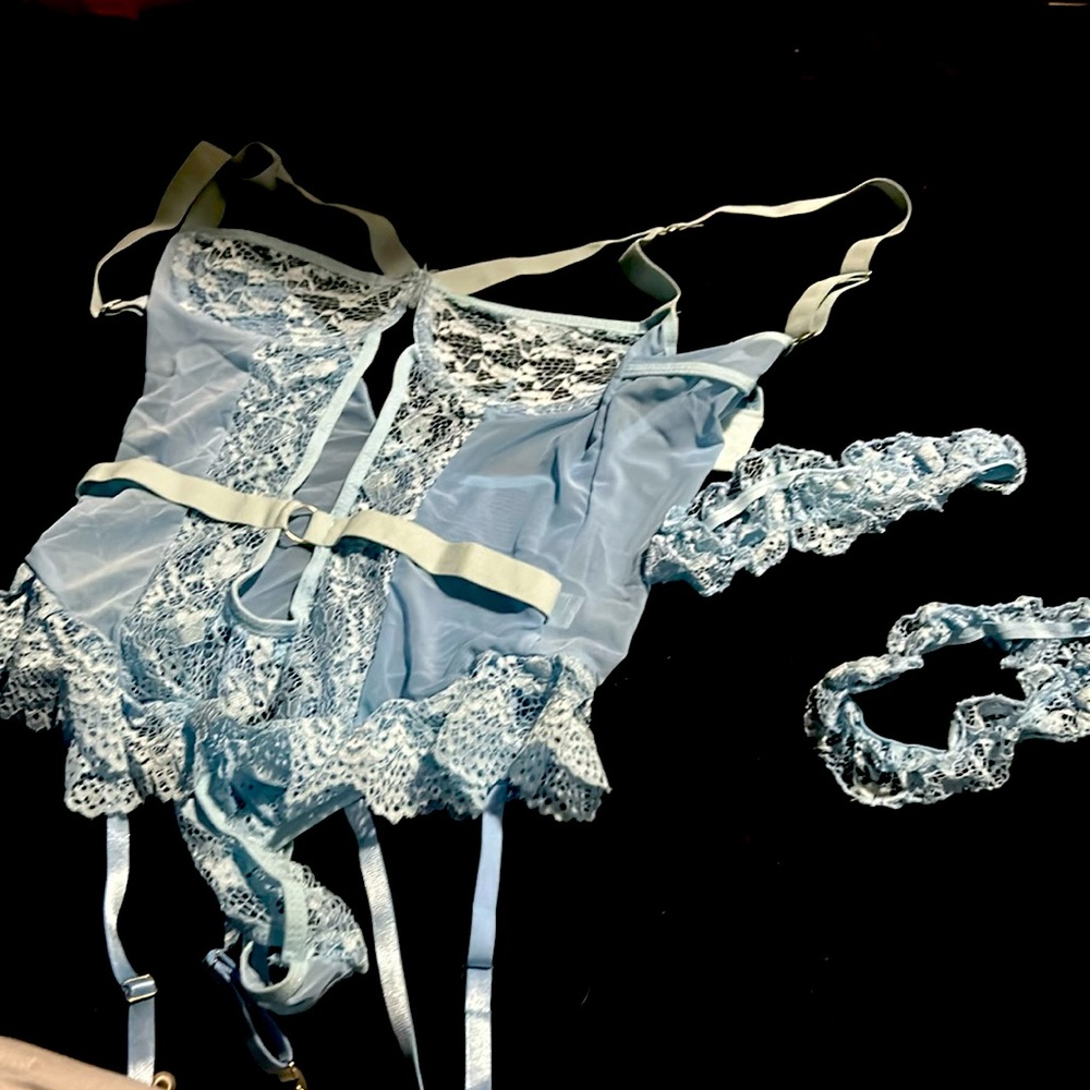 Sexy body suit bed time 🥵